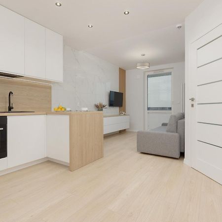 Modern Apartment With Balcony Near Aleje Jerozolimskie By Noclegi Renters 바르샤바 외부 사진