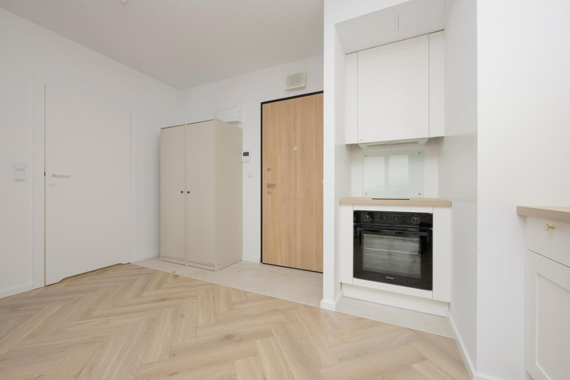 Modern Apartment With Balcony Near Aleje Jerozolimskie By Noclegi Renters 바르샤바 외부 사진