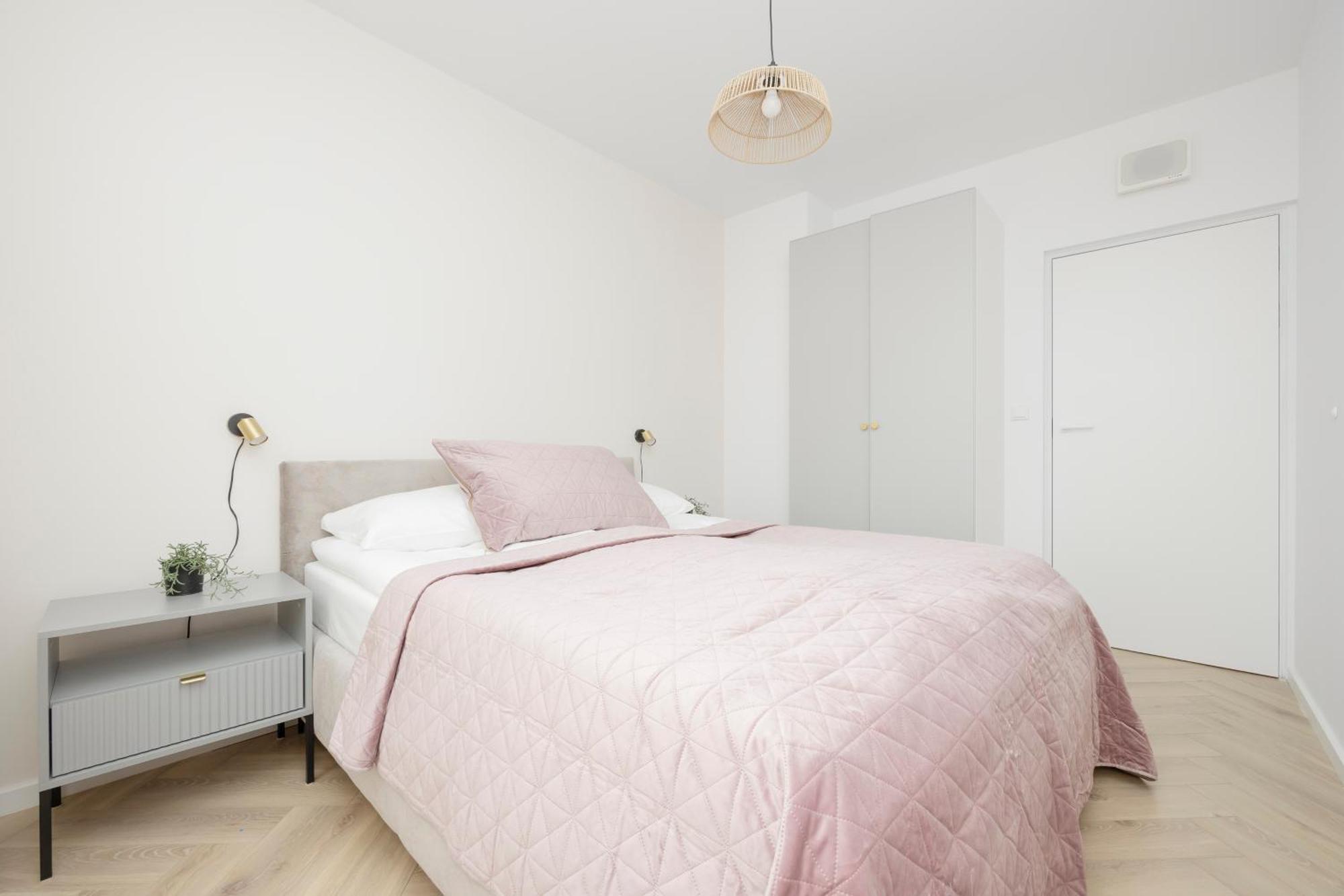 Modern Apartment With Balcony Near Aleje Jerozolimskie By Noclegi Renters 바르샤바 외부 사진