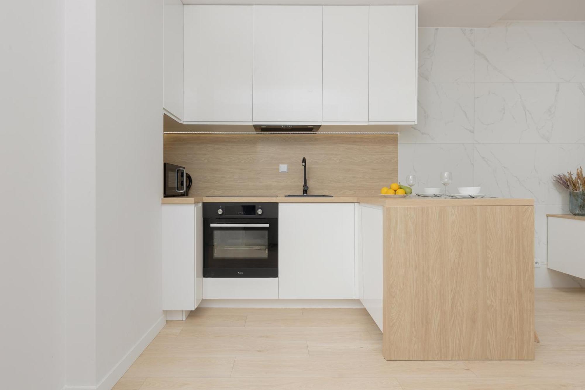 Modern Apartment With Balcony Near Aleje Jerozolimskie By Noclegi Renters 바르샤바 외부 사진