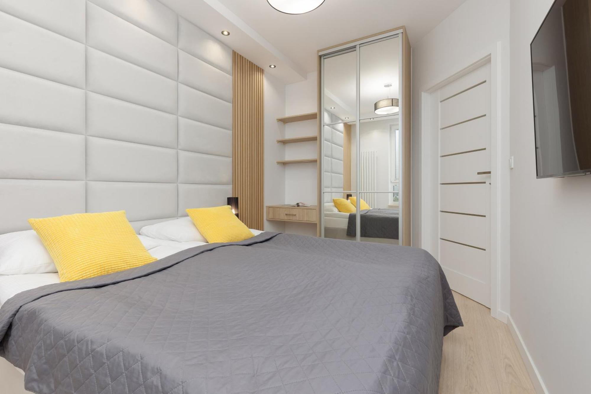 Modern Apartment With Balcony Near Aleje Jerozolimskie By Noclegi Renters 바르샤바 외부 사진